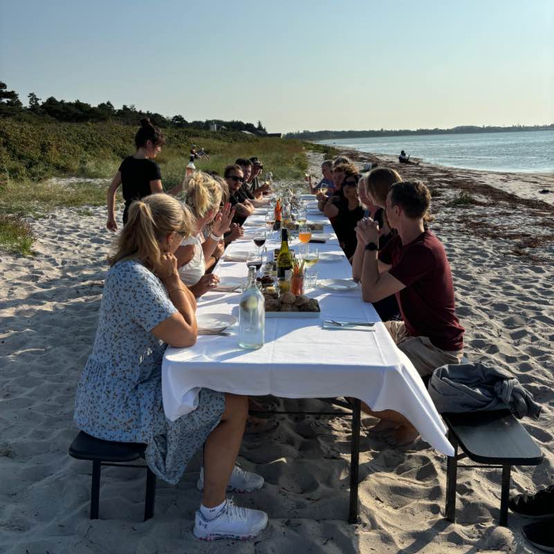 Langbordsmiddag på stranden